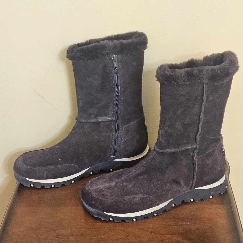 Skechers On-The-Go Encore Snow Flurry boot Size 8